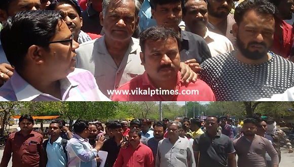 Photographer case beaten issue function police arrested people demand fair ture investigation
