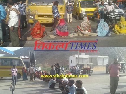water crisis waterislife women men protest traffic jam
