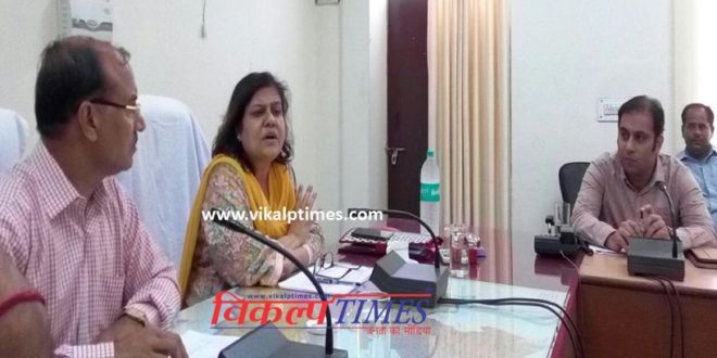 incharge secretary reviewed memorandum received chief Minister's Public Dialogues program Vasundhara Raje