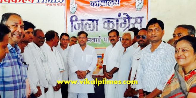 Congressmen celebrate the birth anniversary lal bahadur Shastri Mahatma Gandhi