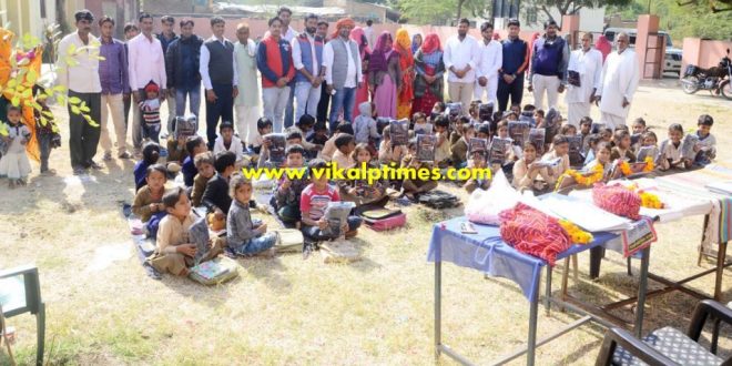 Student Leaders Distributed woolen Students Social work
