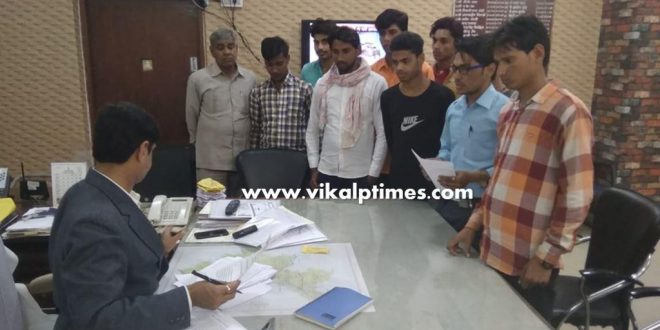 Memorandum handed collector umployment allowance form