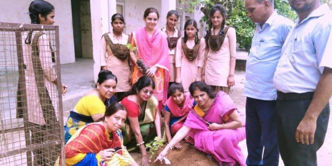 District Education Officer plantation Manantown School