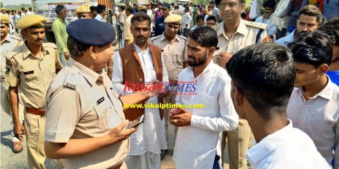 Wounded death injured treatment Ambulance Police Bamanwas Sawai madhopur Crime News
