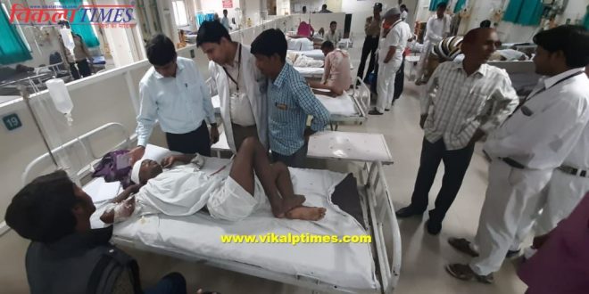 Collector meet injured SMS hospital