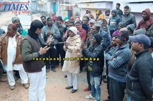 Cleaning worker found at tea shop during working time Sawai Madhopur