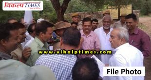 Forest Minister Sukhram Vishnoi arrives anthambore inspection