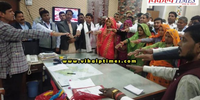 Women sarpanches Ganga Panchayat Samiti abandoned veil
