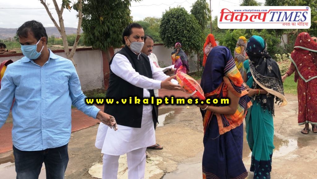 MP Sukhbir Singh Jaunapuriya distributed food poor helpless people