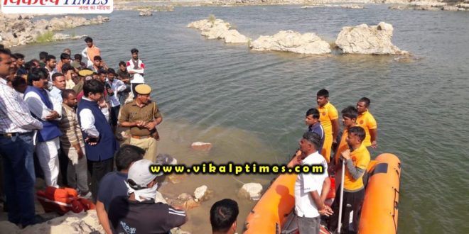 Youth immerged River Banas river