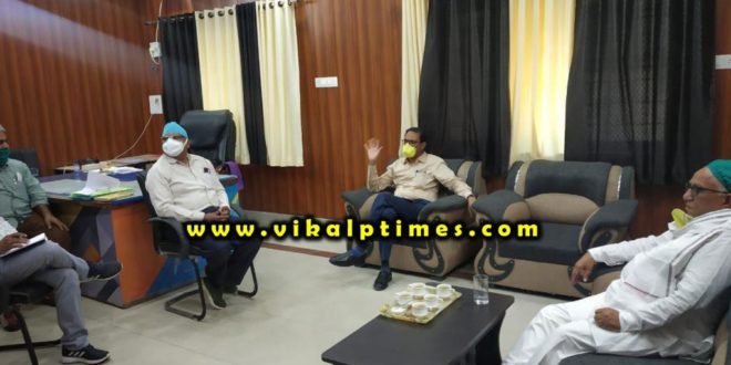 District Collector reached Gangapur, discussing quarantine centers