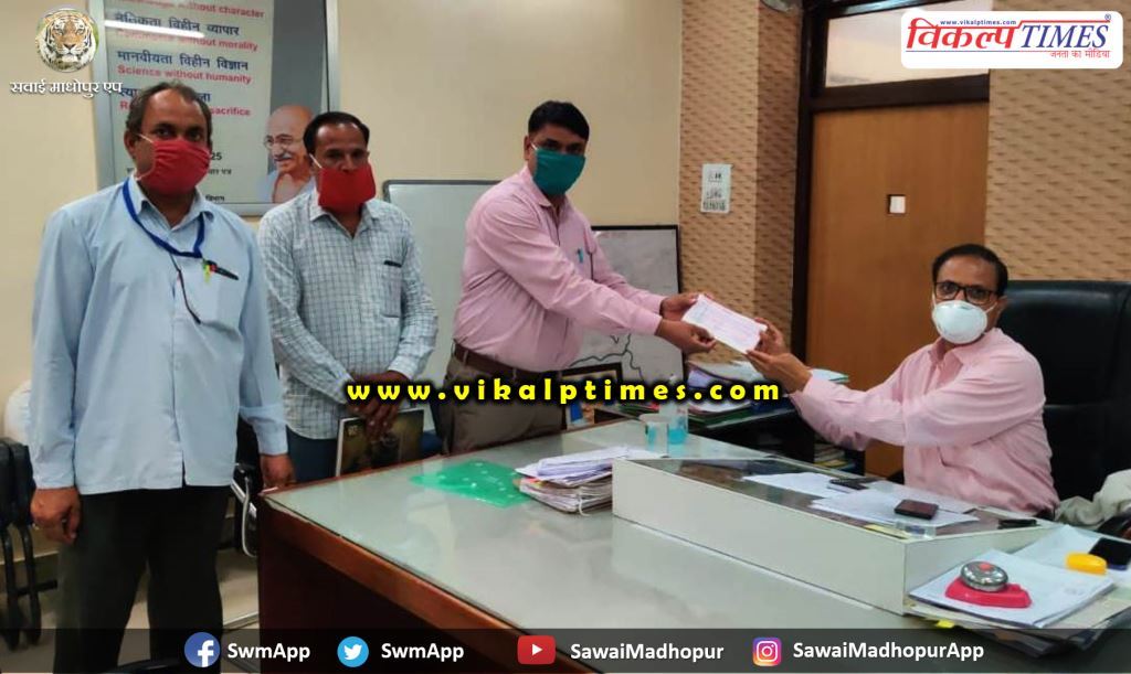 Cheque given collector Chief Ministers fund Corona virus update