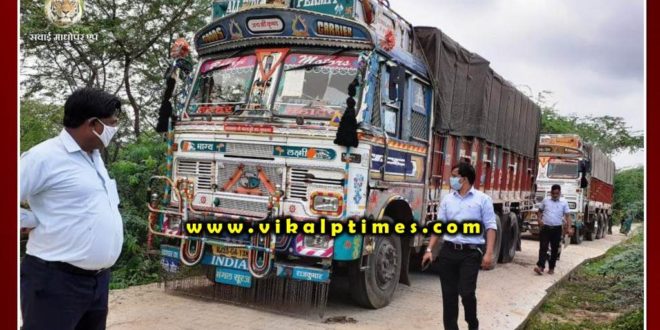 Unclaimed gravel-laden trucks seized at khandar Sawai Madhopur