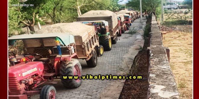 3 tractor trolleys filled with illegal gravel seized
