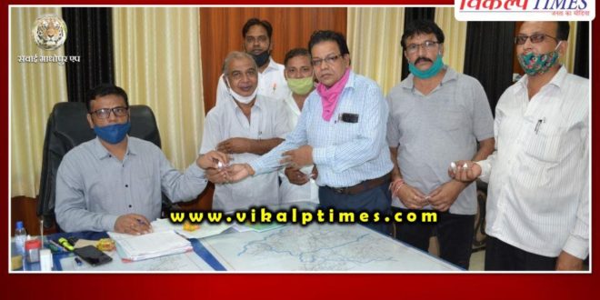 Distributed free medicine in Gangapur city Sawai Madhopur