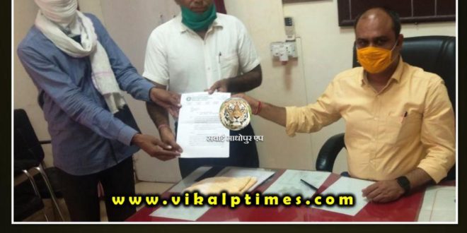 Dissatisfaction among employees due to pay cut order