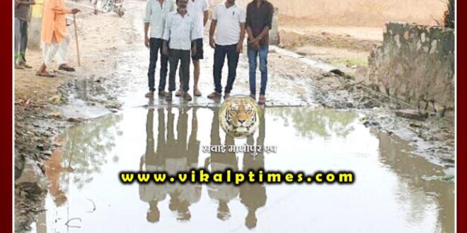 Due to lack of cleanliness, the water of the drains spread on the road