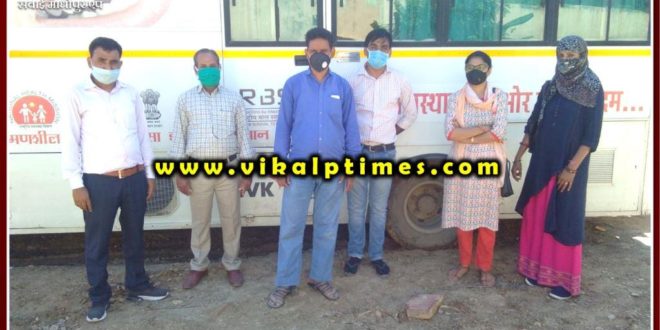 Mobile dental van treated teeth in chauth ka Barwada