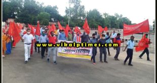 Railway employees rally to protest against rail privatization