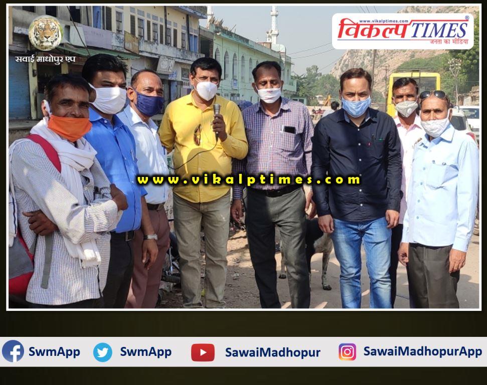 Distribute masks to people at sawai madhopur