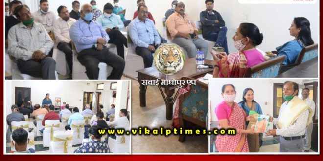Journalists Corona warriors felicitated by the social activist archana meena in sawai madhopur