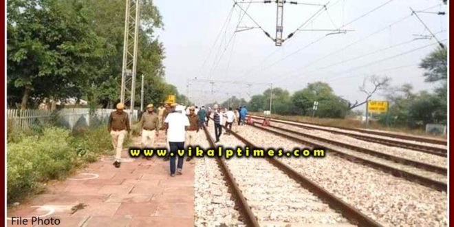 case of firing on youth after about 6 hours the Delhi-Mumbai rail route run smoothly