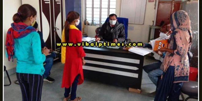 Principal inspected homework of the students