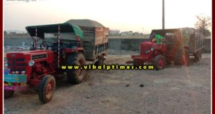 Police action against illegal gravel transport, half a dozen tractor-trolleys seized
