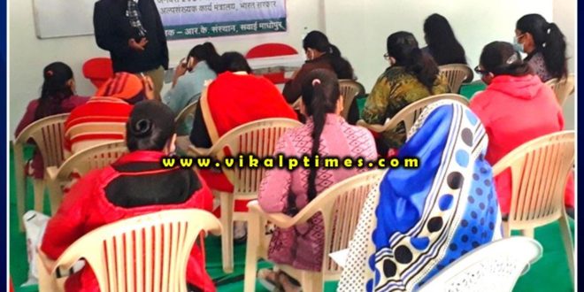 Women take oath to inform gender selectors in Sawai madhopur