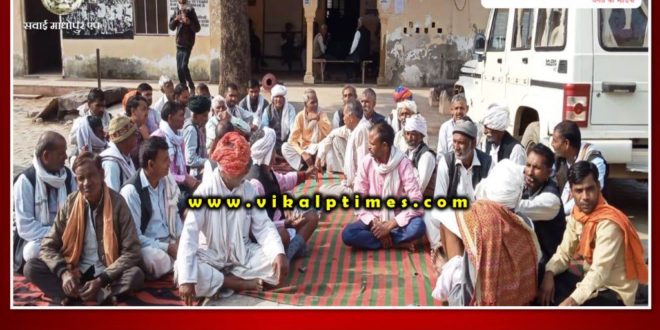 people protest due to no action on encroachment in khandar