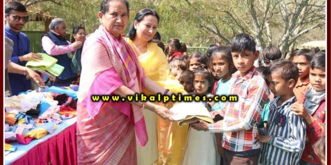 Clothes distributed to the needy children by feeding hands in sawai madhopur