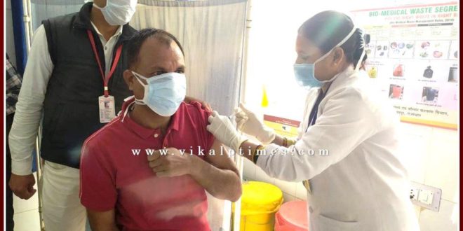 Covid-19 vaccination on city council officials and employees in Sawai Madhopur