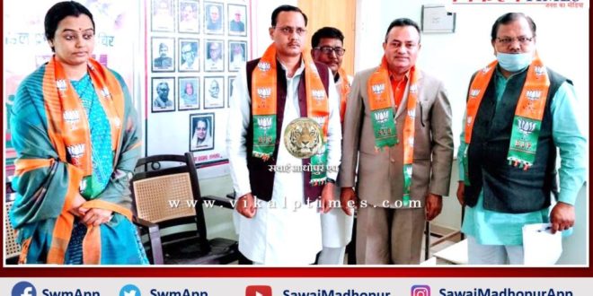 Dr. Madhumukul Chaturvedi join BJP
