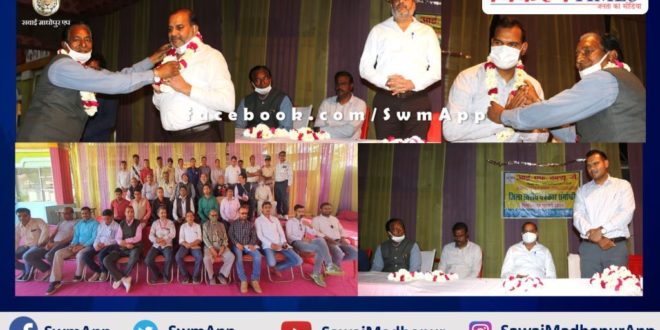 Media acts as a bridge between administration and general public - Collector