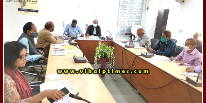 The collector gave instructions reviewing the progress of Zilla Parishad's schemes