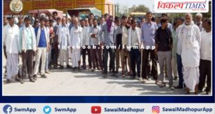 Farmers angry during crop weighing in khandar