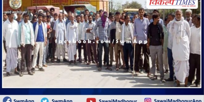 Farmers angry during crop weighing in khandar