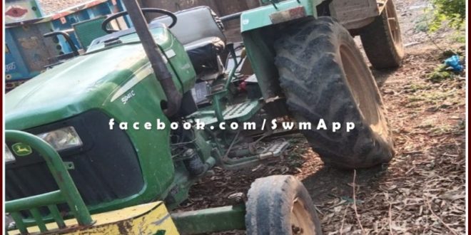 A tractor trolley loaded with illegal stones seized in khandar Sawai Madhopur