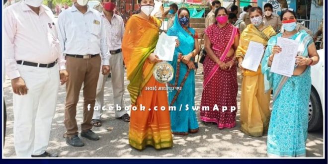 BJP Mahila Morcha submitted memorandum to Chief Minister on the attack on Bharatpur MP