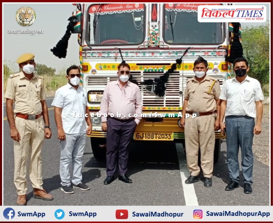 Major action of Excise Department in barmer rajasthan, recovered a truck full of illegal liquor