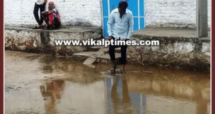 Unhygienic water in the streets due to lack of cleanliness in Shivad