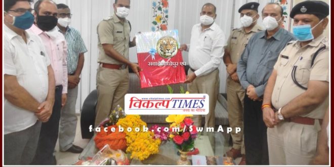 District Collector and district level officers bid farewell on the transfer of SP Sudhir Chaudhary