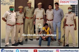 Police caught one smuggling smack in bamanwas