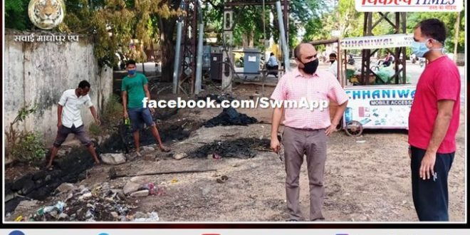 Sub division officer and commissioner visited the city council area and saw the cleanliness