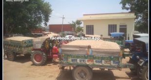 police seized 2 truck and 5 tractor trolley filled with illegal mining in tonk rajasthan