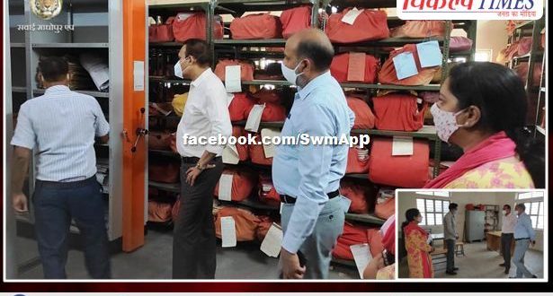 Principal Secretary Revenue did surprise inspection of Tehsil office and Patwar house in sawai madhopur