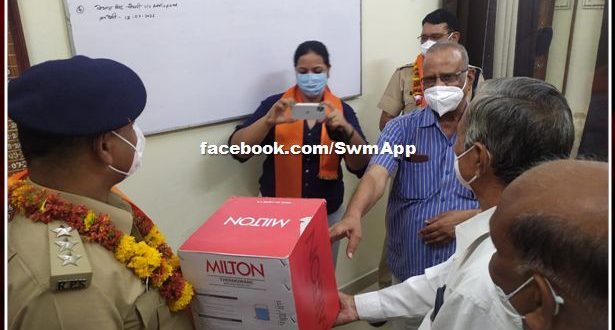 Shri Vijayeshwar Charitable Trust honored the Corona Warriors policemen