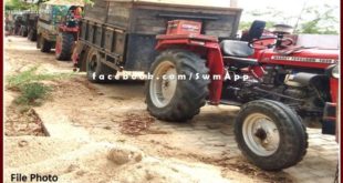 bonli police station confiscated 3 tractor-trolleys filled with illegal gravel
