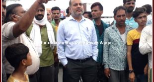 District Collector Rajendra Kishan reached Surwal. Review of waterlogging in Machhipura, Mega Highway