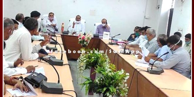 Collector reviewed the electricity, water, seasonal diseases and essential services